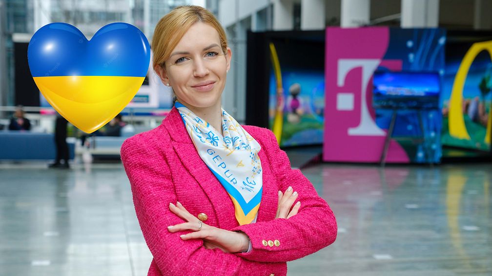 Yaroslava Azorska in Telekom HQ 