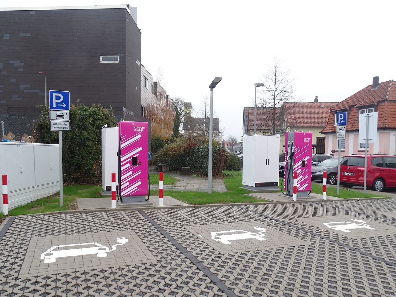 Fast charging station