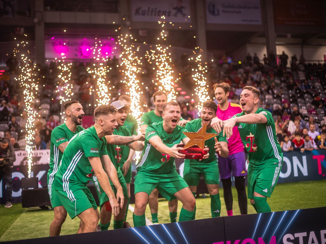 Telekom Star-Kick begeistert Zuschauer.