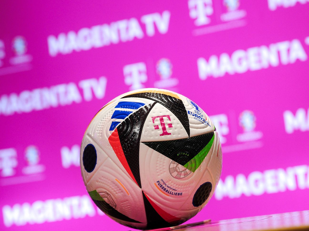 UEFA EURO 2024 TM: Telekom präsentiert MagentaTV Team