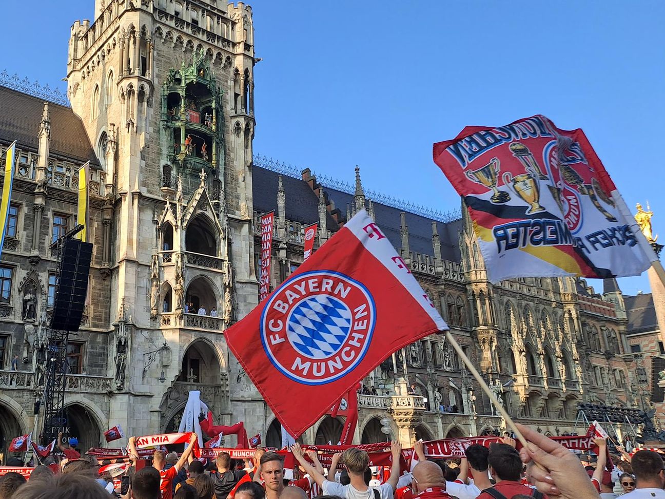 Meisterfeier 2023 auf dem Marienplatz in München. 