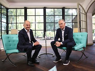 MagentaTV zeigt exklusiv „Olaf Scholz – Das Interview“.