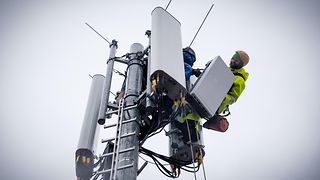 Telekom sucht per Plakat nach Mobilfunkstandorten im Hamburg-Niendorf.