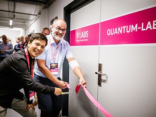 Oliver Holschke and Marc Geitz open the quantum lab of Deutsche Telekom.