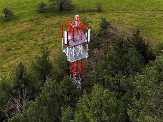 Luftaufnahme vom Mast mit Blick über Auendorf.