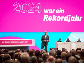 CEO Tim Höttges: “We want today’s records to be tomorrow’s standard.”