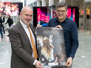 Moritz Seibert, Director of the Junges Theater Bonn, and Philipp Schindera, Head of Corporate Communications at Telekom.