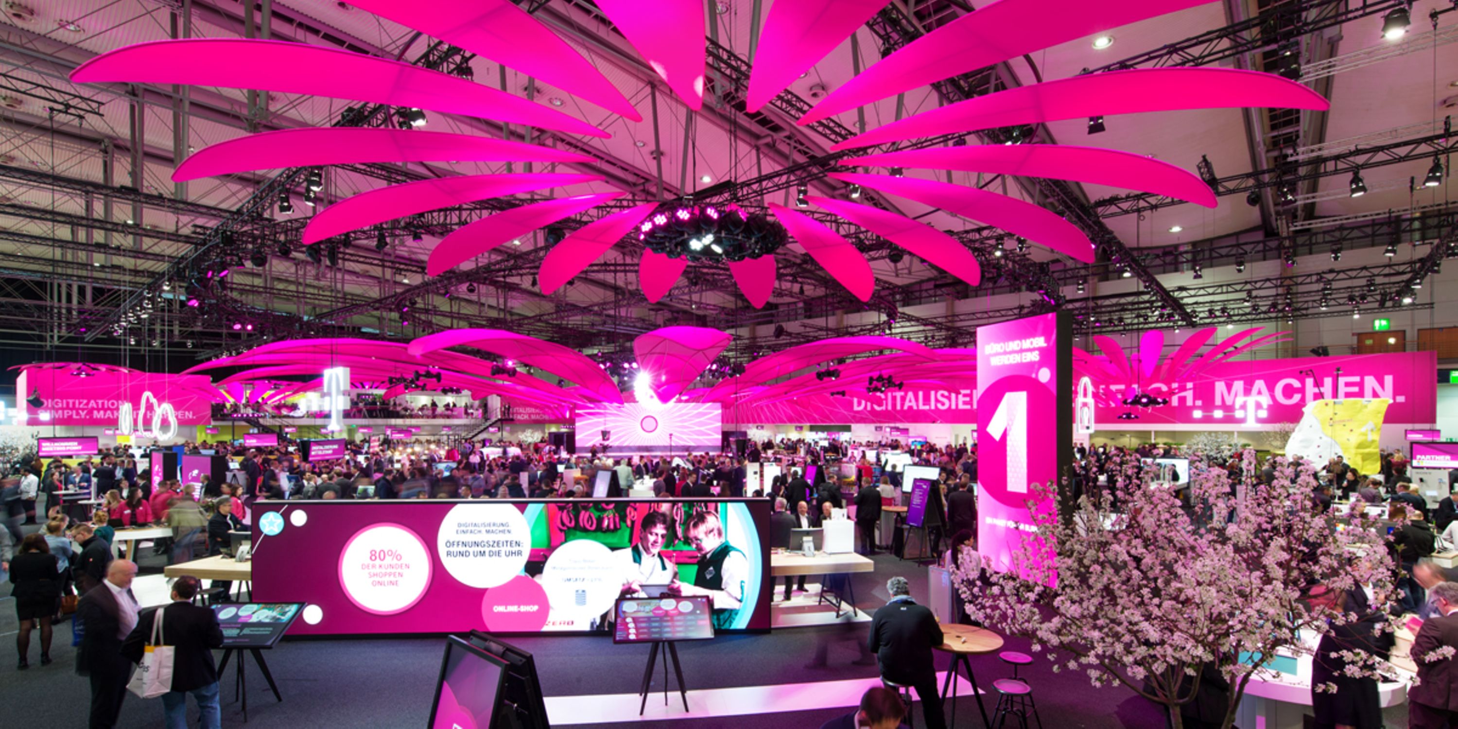 Fair events. Выставка CEBIT 2015 год Digital economy. Phoenix Power, Deutsche Telekom. Women in Management Deutsche Telekom.