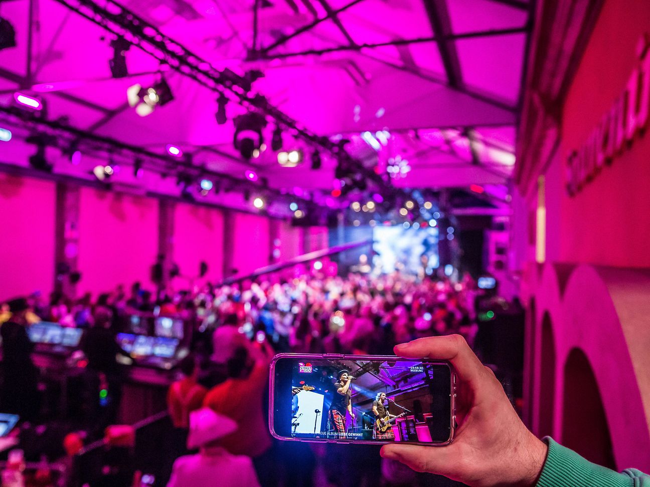 Brings wurden per 360 Grad Technik live in Wohnzimmer der Republik übertragen. 