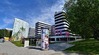 Außenansicht des Konzernhauses der Telekom in Hamburg