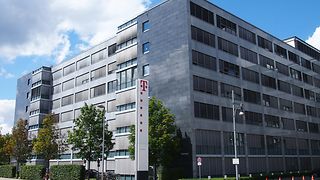 Blick auf das Telekom Gebäude in Leinfelden-Echterdingen