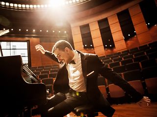 Alberto Ferro won the Beethoven Competition 2017.