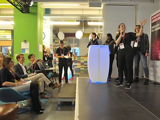The ten teams had three minutes to present their ideas to the jury and the audience. 