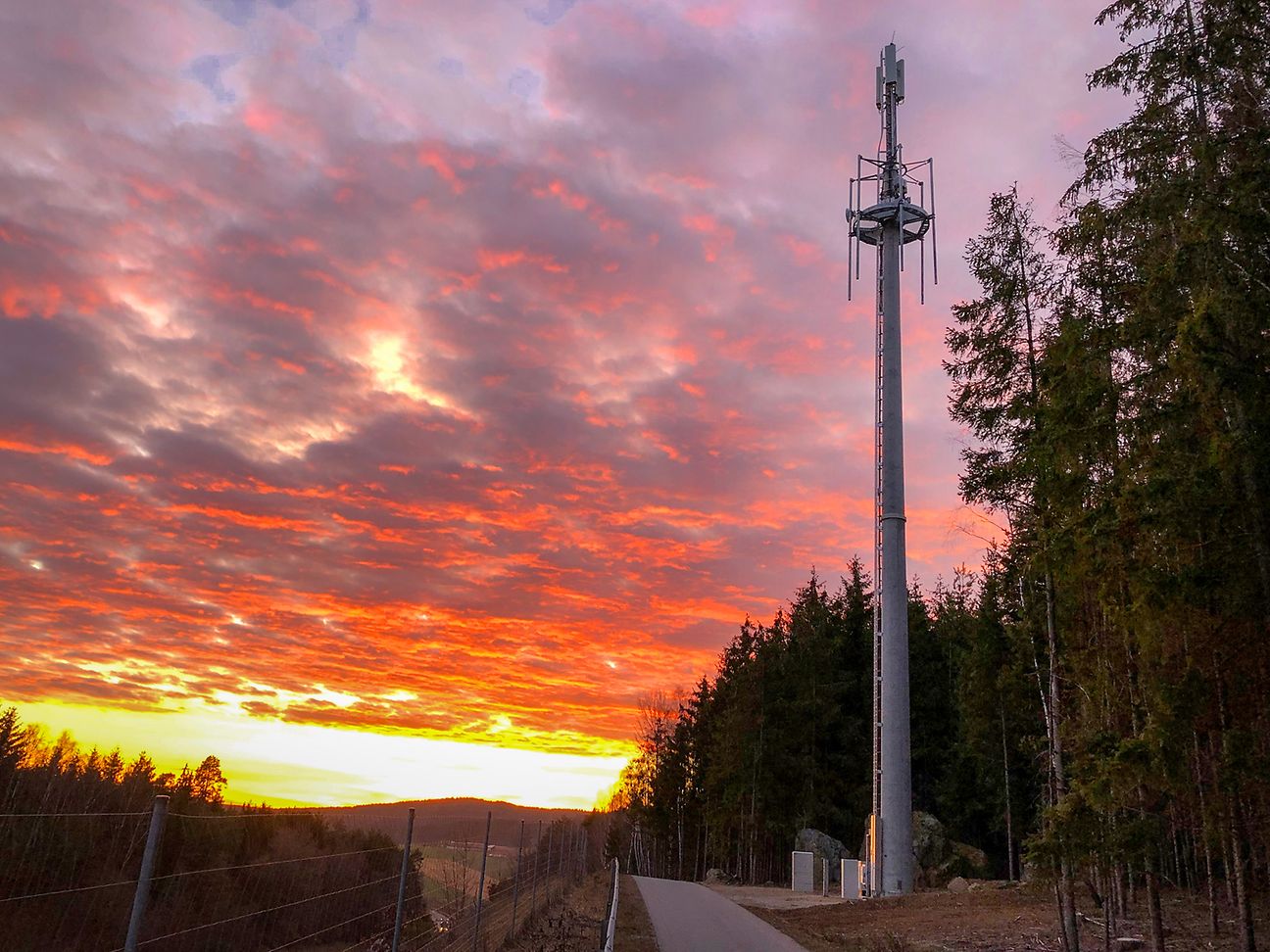 BI_20190416-Mobilfunkmast-Sonnenuntergang
