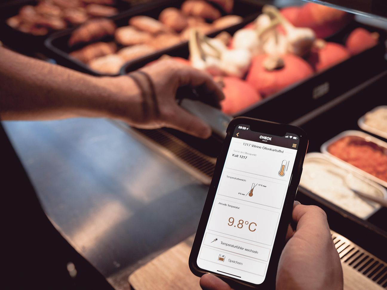 The IoT solution "Check Cloud" digitizes quality and hygiene controls and documents their results.