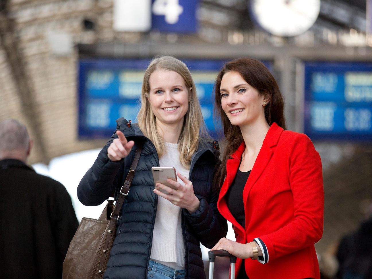 There’s our way to the concert – or we have to change platforms. The AI behind this app does know where to go. 