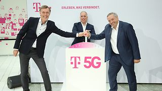 5G Boost: Michael Hagspihl, Dirk Wössner und Walter Goldenits stellen die größte 5G-Initiative für Deutschland vor.