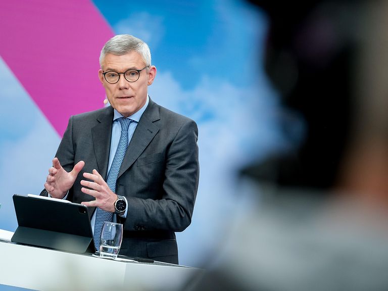 Dr. Christian P. Illek, Vorstandsmitglied Finanzen Deutsche Telekom AG.