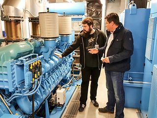 Tobias Schwarz im Rechenzentrum Biere.